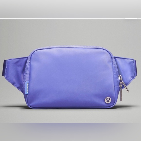 New Lululemon Everywhere Belt Bag 1L. - Picture 1 of 10